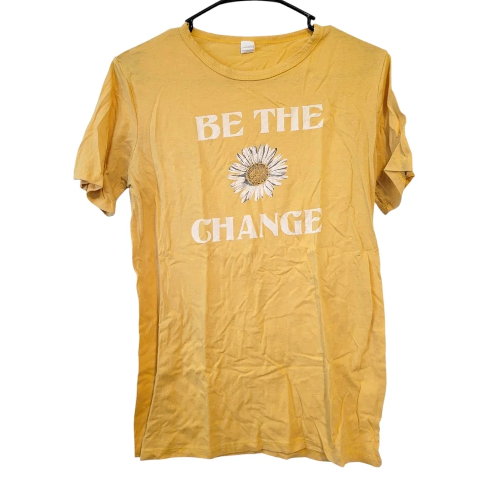 Be the Change Daisy Graphic T-Shirt Size XL